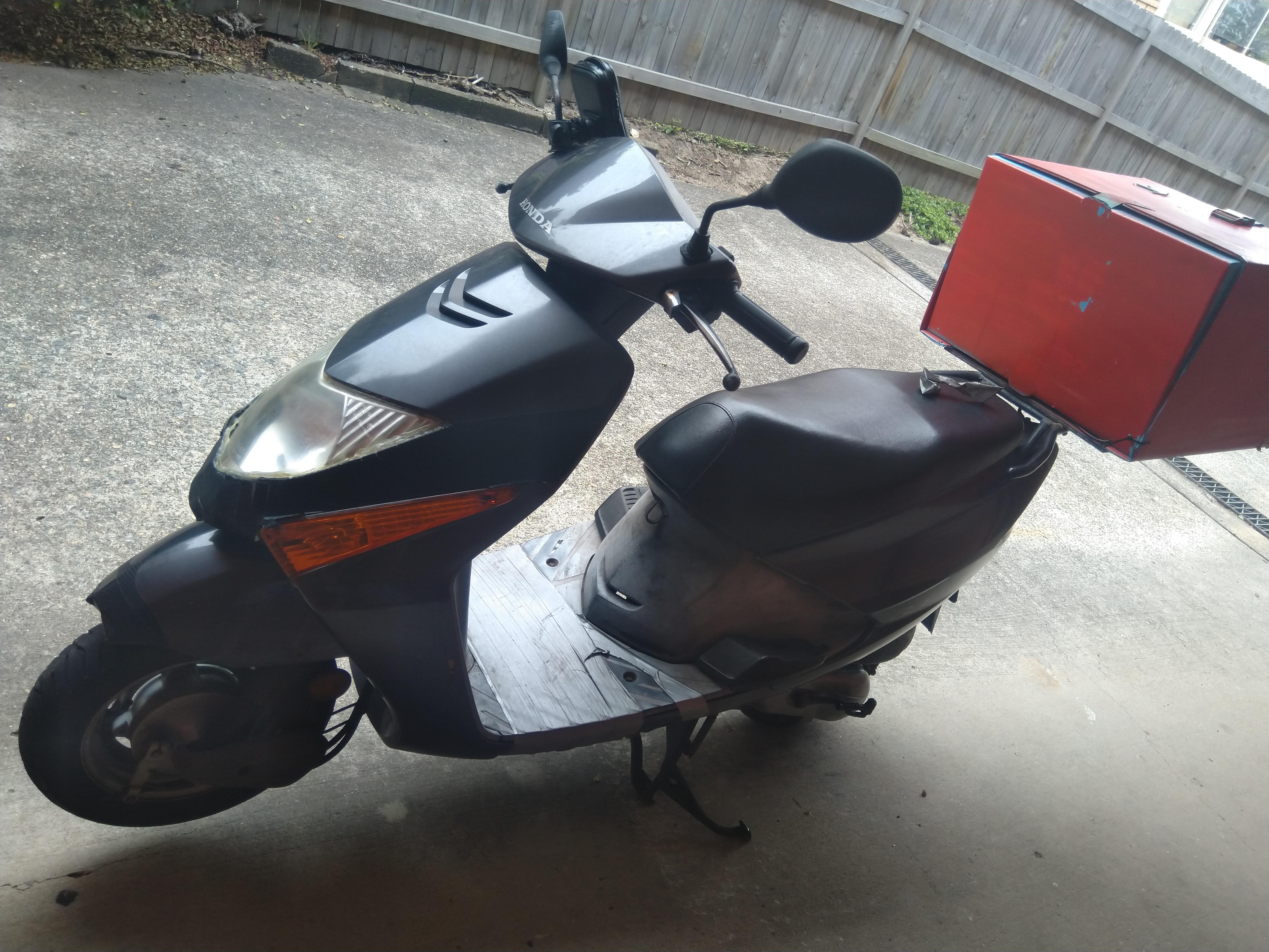 2006 Honda  Lead  100 Scooter  JBW5060932 JUST BIKES